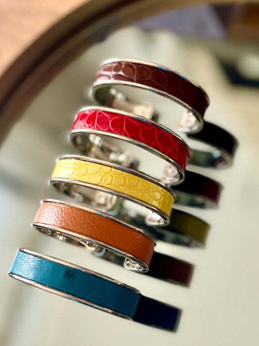 Bracelet Manchette Argenté en Cuir d'Exception