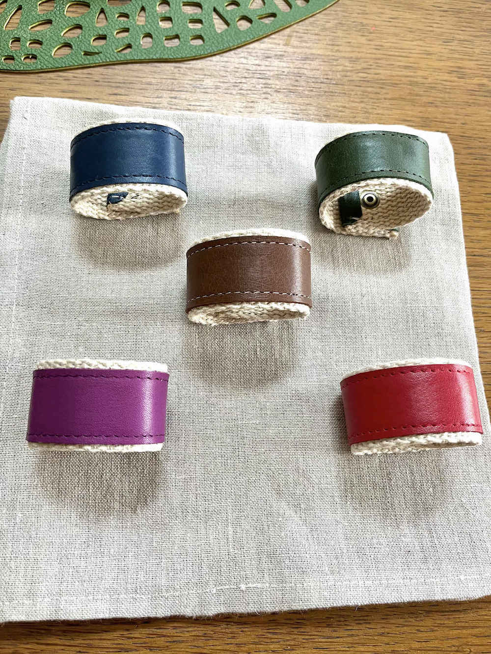 Rond de serviettes en cuir vierge