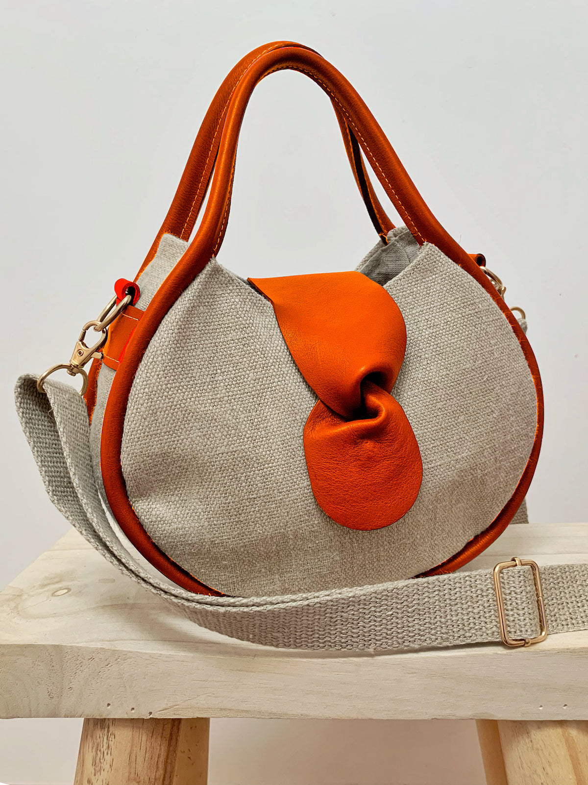 Petit Ovale naturel cuir noir